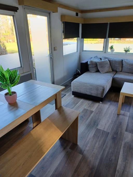 Chalet 14 Met Airco Familiecamping De Tien Heugten Schoonloo Drenthe Екстер'єр фото