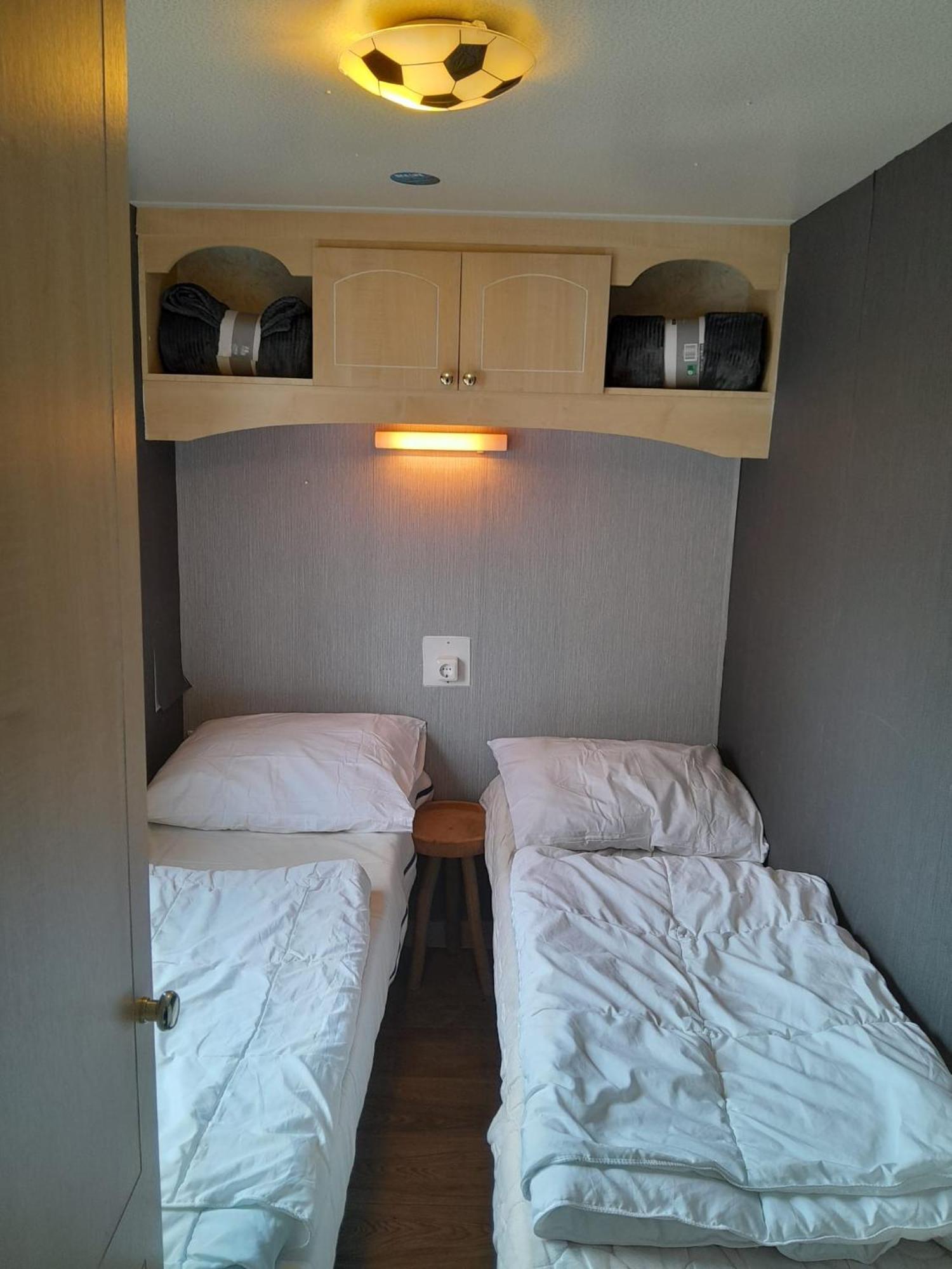 Chalet 14 Met Airco Familiecamping De Tien Heugten Schoonloo Drenthe Екстер'єр фото